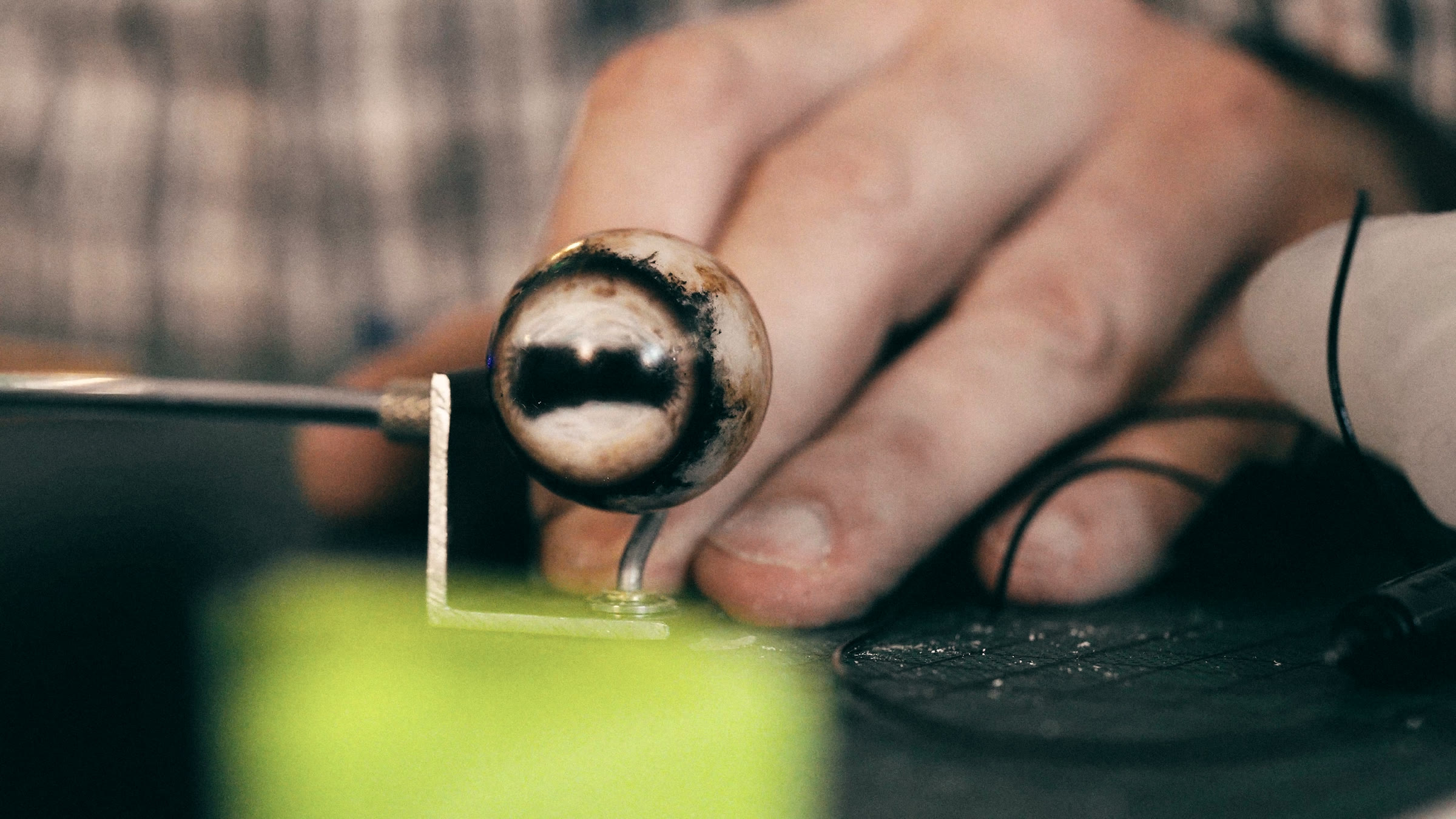 Fitting a glass eye